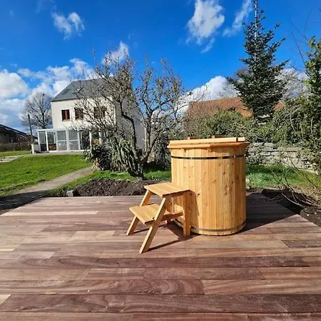 Refuge: Met Zeer Grote Tuin *