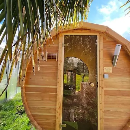 Holiday home Refuge: Met Zeer Grote Tuin